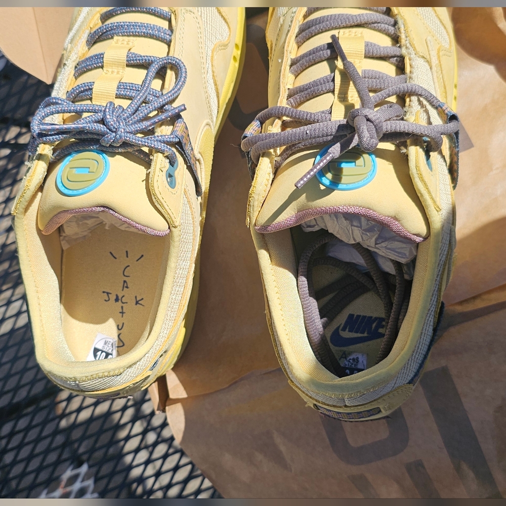 Travis Scott Nike Air Max 1 Cactus Jack Saturn Gold - Picture 9 of 9